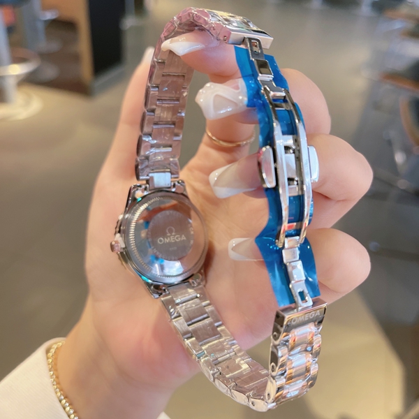 ブランド時計全体デザイン